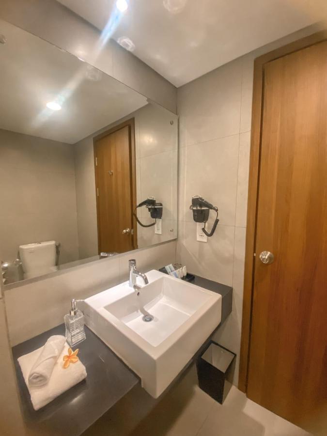 Bess Mansion Hotel Surabaya Wonotjolo Εξωτερικό φωτογραφία