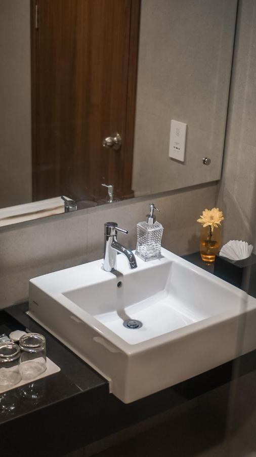 Bess Mansion Hotel Surabaya Wonotjolo Εξωτερικό φωτογραφία