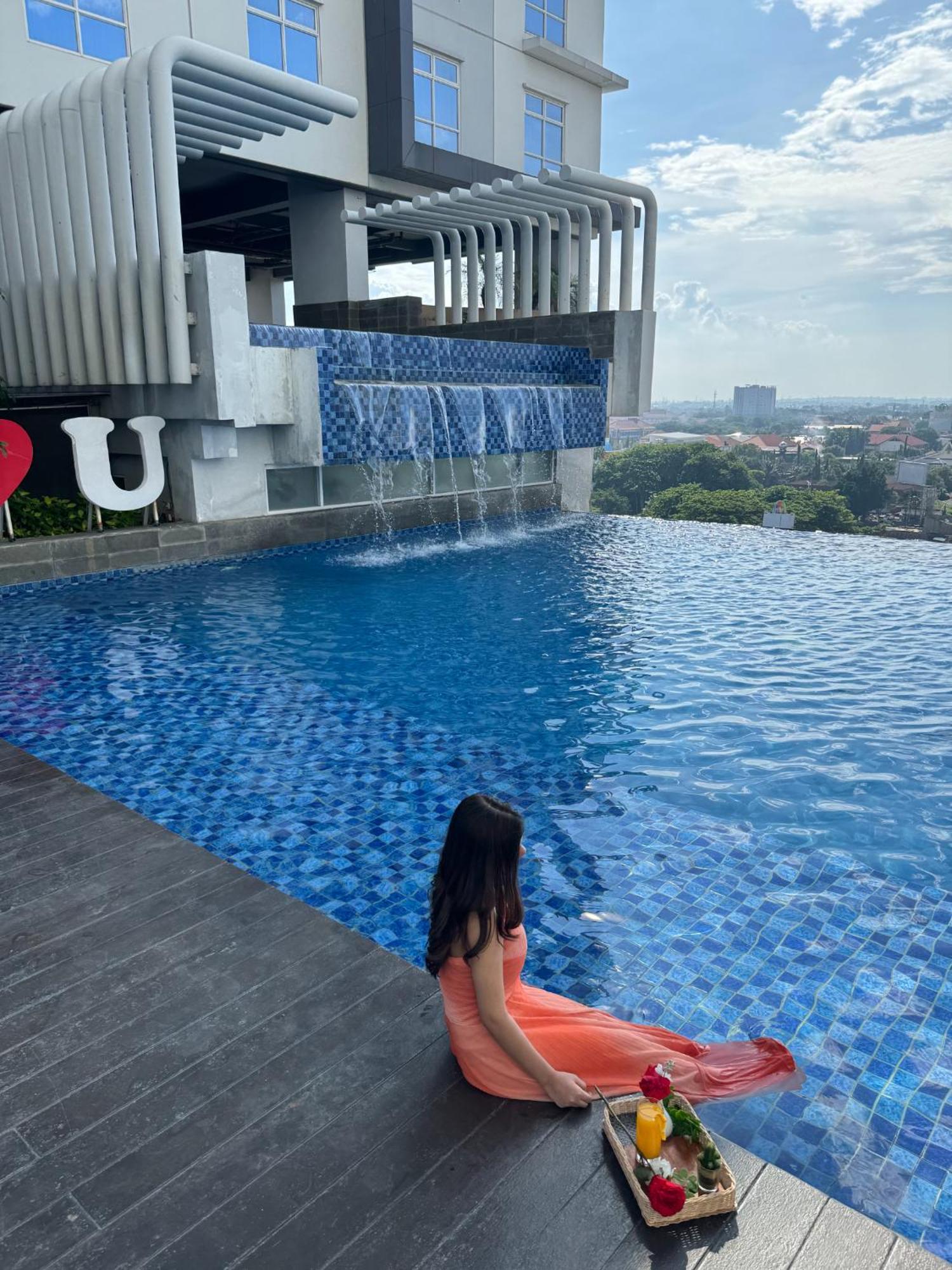 Bess Mansion Hotel Surabaya Wonotjolo Εξωτερικό φωτογραφία
